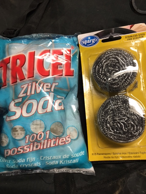 1-soude et tampon inox.JPG