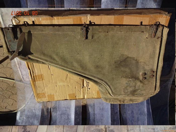 Gauche 1 charnière.40% .jpg