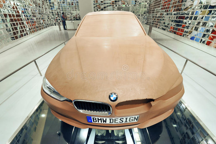 bmw-en-bois-45463888.jpg