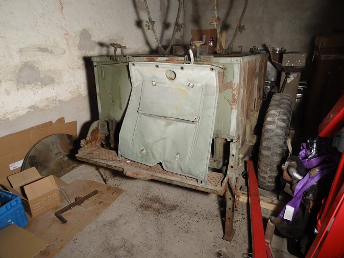 Cache calandre 02.jpg