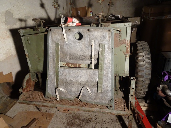 Cache calandre 03.jpg