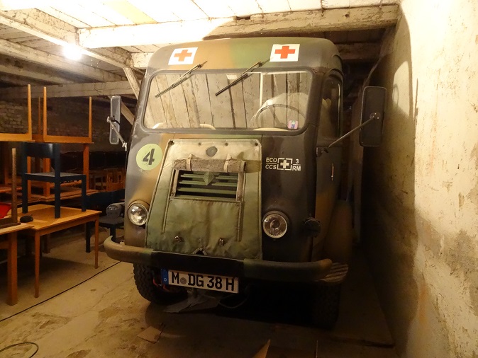 Cache calandre 04.jpg