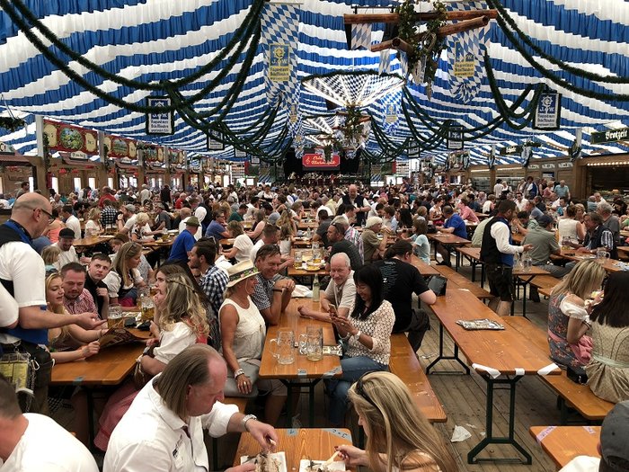 Bierzelt.jpg
