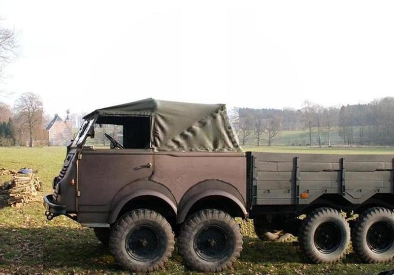 R2087 8 X 8.jpg