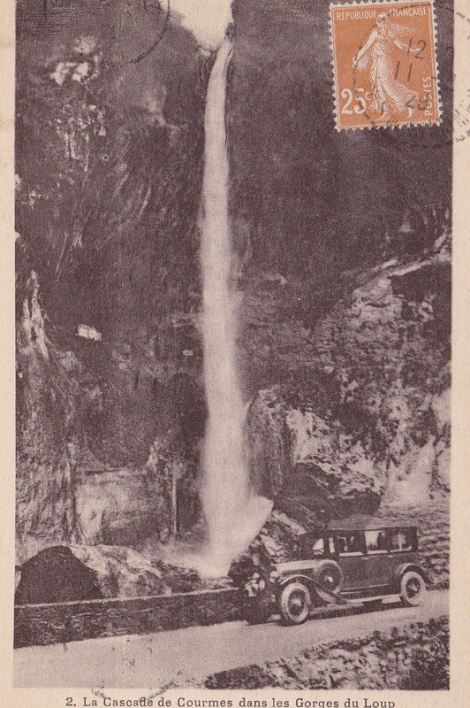 collection politi cascade des georges.jpg