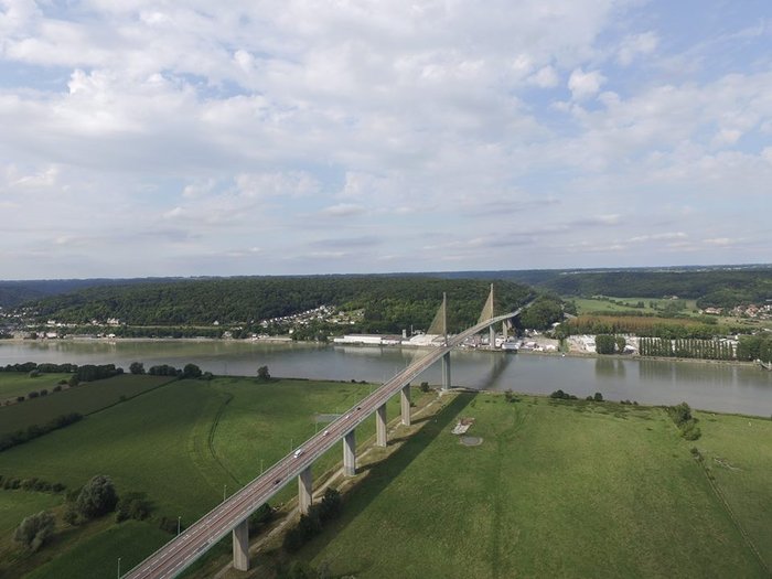 le-pont-de-brotonne-en-normandie-photographie-par-un-drone.jpg