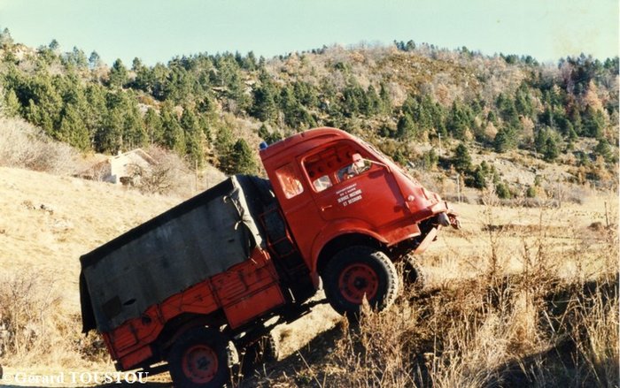 annee-75-80-transport-d-eau-a-Galinagues-GMC-MAG-copie-3.jpg