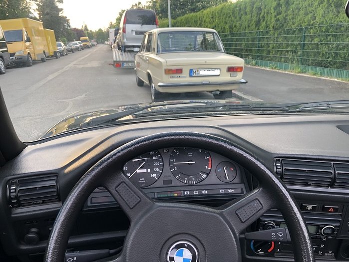 E30.jpg
