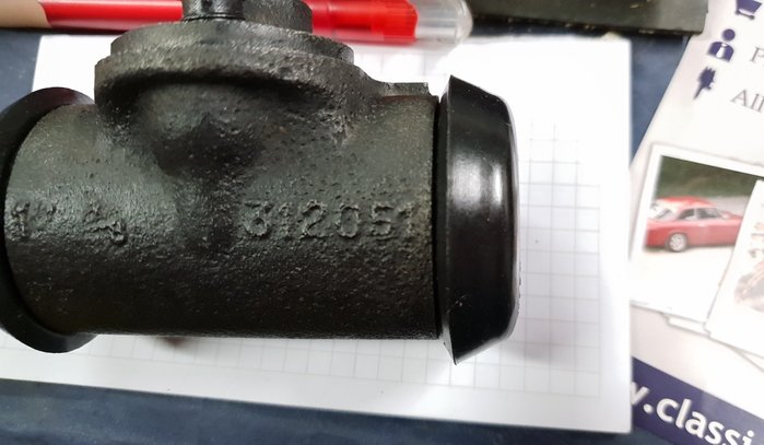 cache pouss Av 797.jpg