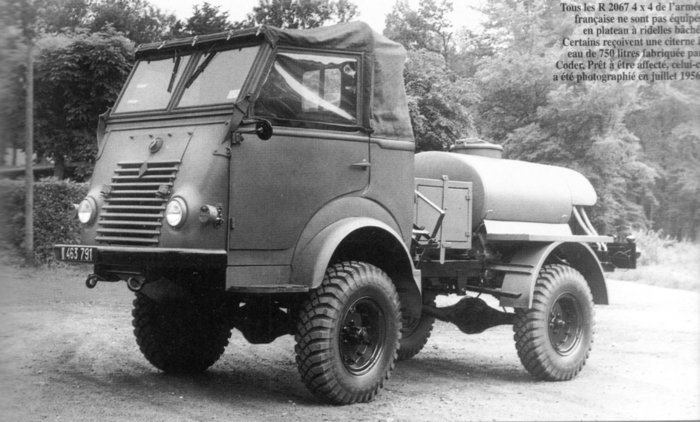 Renault 2067 4x4 citerne extraite du magazine Charge-Utile.jpg