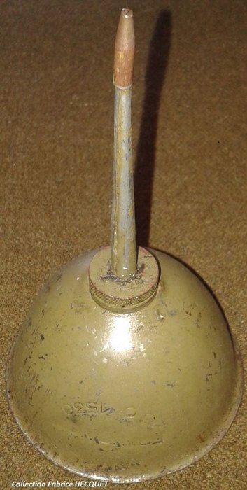 OUT00020 Burette d'huile véhicule.jpg