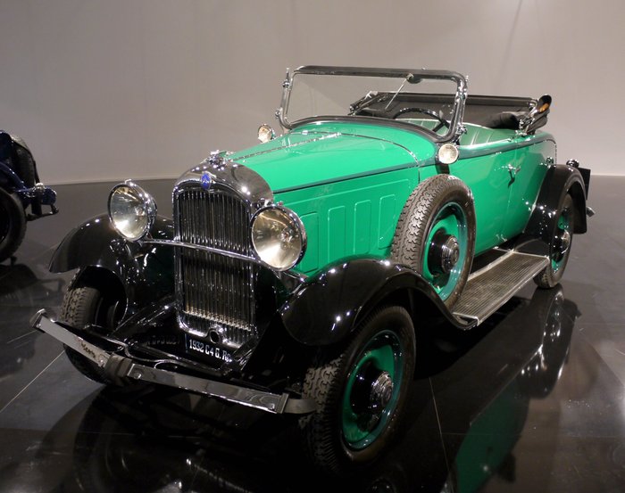 Mondial_de_l'Automobile_2010,_Paris_-_France_(5059047014).jpg