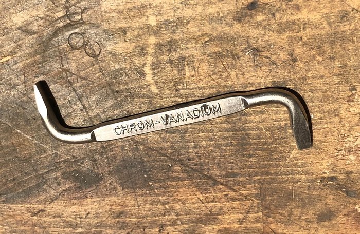 Schraubenzieher Schlüßel.jpg