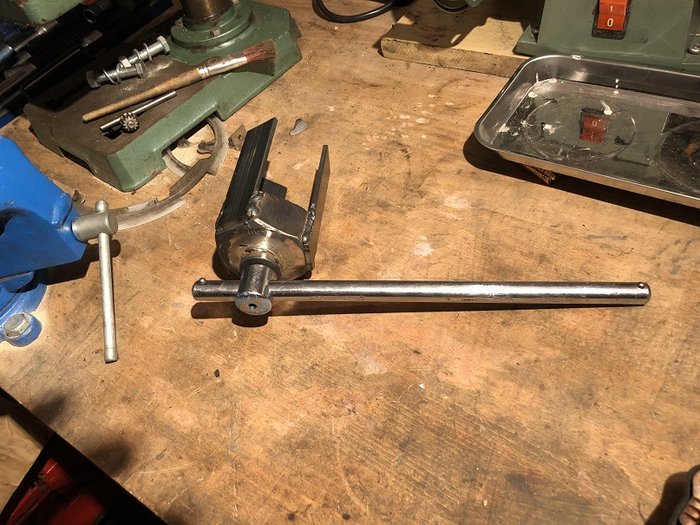 Outils spécial écrou de fusée 08.jpg