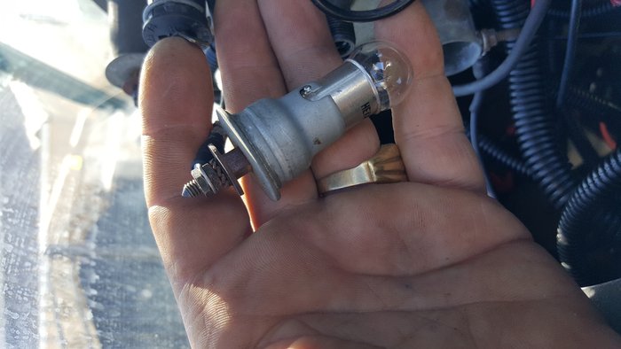 ampoule frein.jpg