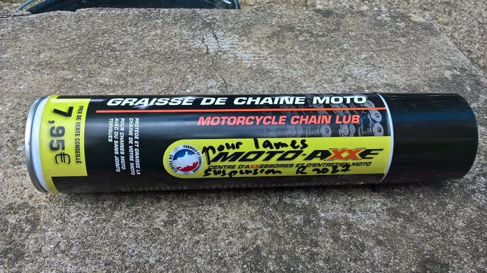 R2087 Graisse chaîne moto pour lames.jpg
