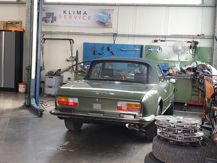 504 Cabrio 02.jpg