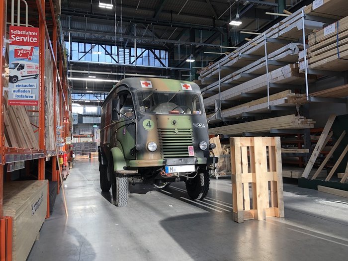 Drive-In 02.jpg