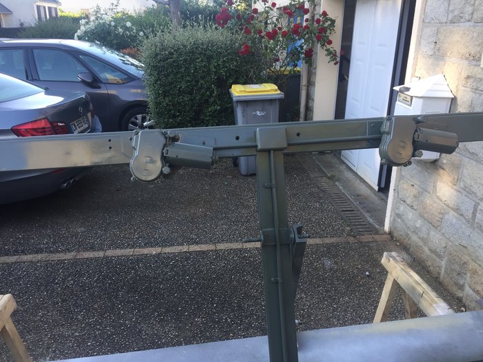 011  PEINTURE DE L'ENCADREMENT DE P. Brise  AVEC SES MOTEURS_011 .jpg