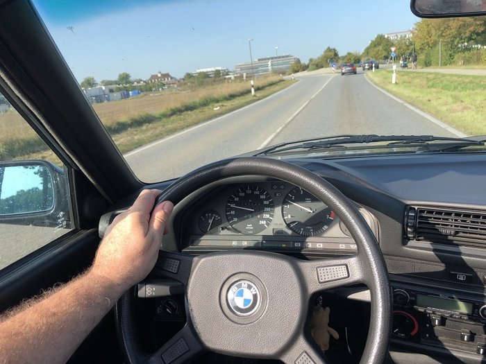 E30 02.jpg