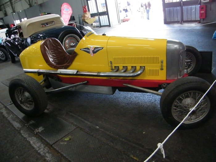 auto_320.jpg