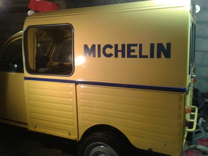 deuche Michelin.jpg