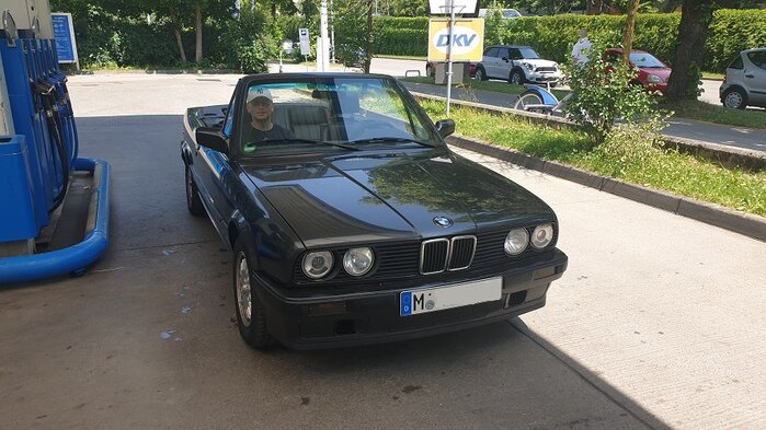 E30.jpg