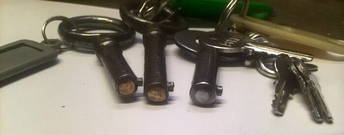 R2087 clés coupe circuit clés mobiles  (1).jpg