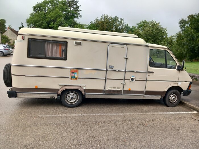 Camping car aout 23 Trafic.jpg