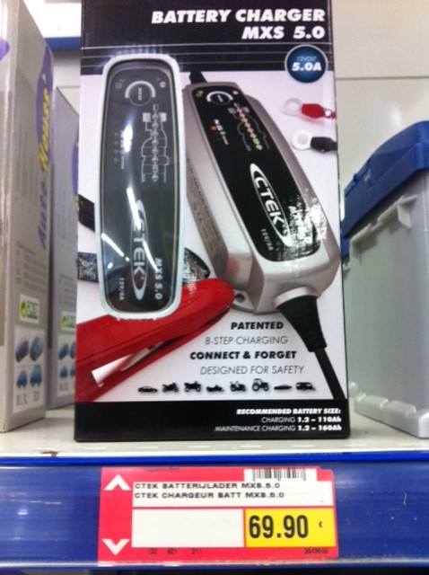 CTEK(makro).JPG