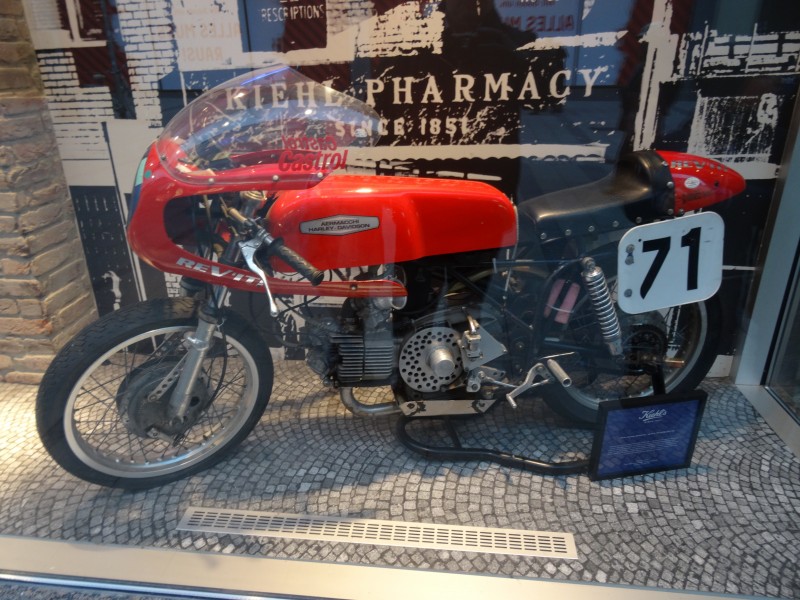 Armacchi Harley Davidson.jpg