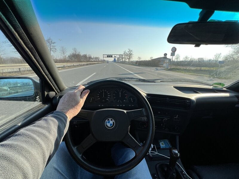 E30.jpg